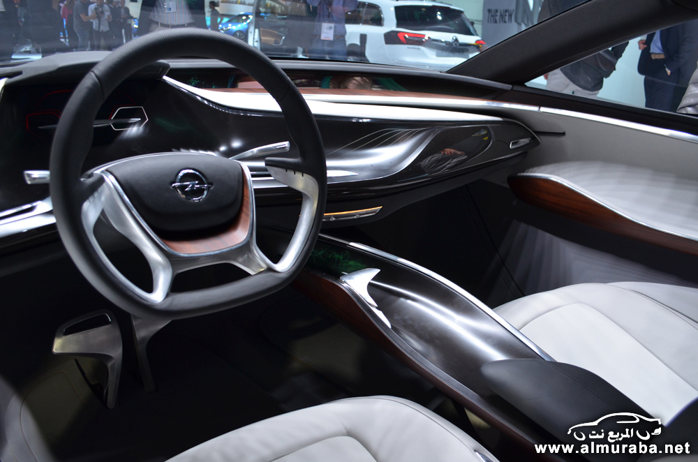 اوبل 2014 مونزا تكشف عن مفهوم الإنتاج المستقبلي لسيارتها في المعرض Opel Monza 24