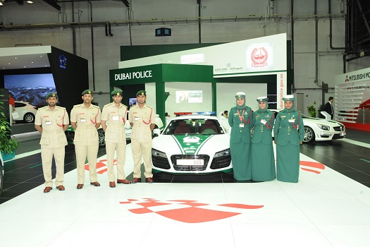 "بالصور" شرطة دبي تكشف عن جديد سياراتها الفارهة خلال معرض دبي للسيارات 1