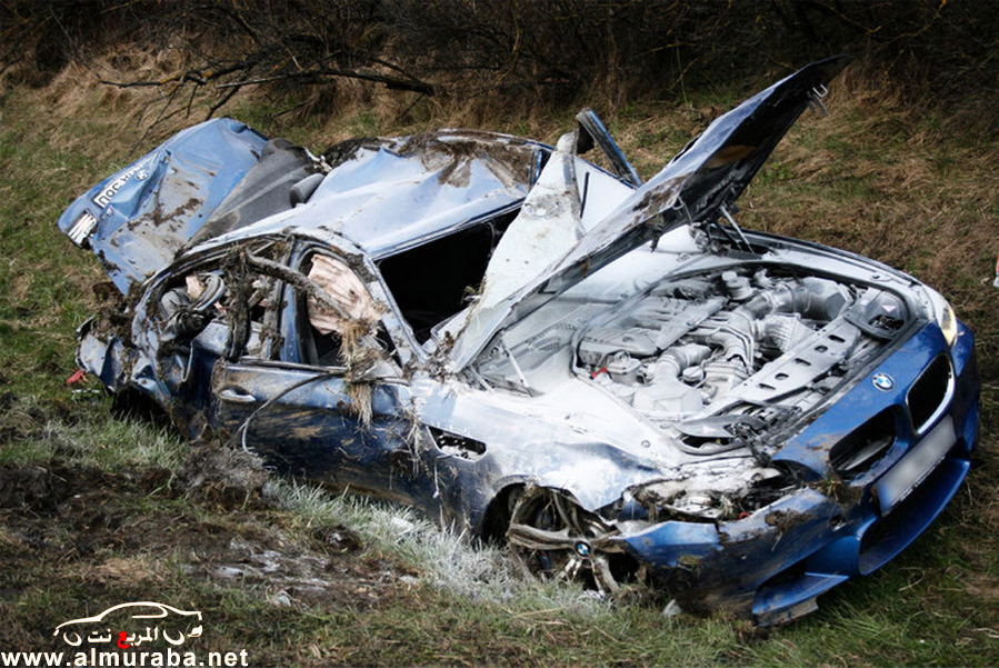 “فقدان السيطرة” ينتج اول حادث لسيارة بي ام دبليو 2013 ام فايف الجديدة BMW M5 2013