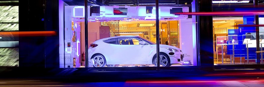 هيونداي فيلوستر 2013 تعرض سيارتها الجديدة في محلات هارودز في لندن من اجل الاولمبياد 9