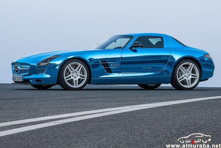 مرسيدس بنز اس ال اس الكوبيه الزرقاء سعرها يقترب من نصف مليون دولار Mercedes-Benz SLS AMG 2