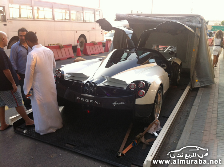 باجاني هوايرا السيارة المصنفة ضمن اغلى السيارات في العالم تتواجد في دبي لحظة وصولها بالصور 2
