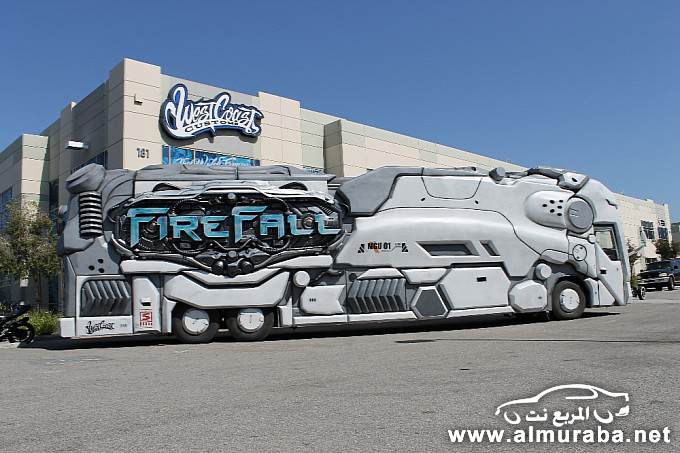 شاحنة الالعاب المتحركة للترويج عن العاب “FireFall” المجانية المصممة والمجهزة بأحدث وسائل الترفية والراحة