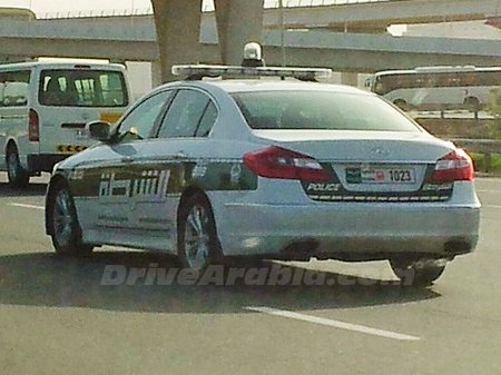 شرطة دبي تستخدم هيونداي جينسيس الفاخرة في عملياتها رسمياً بعد إضافة الفيراري والامبورجيني 7