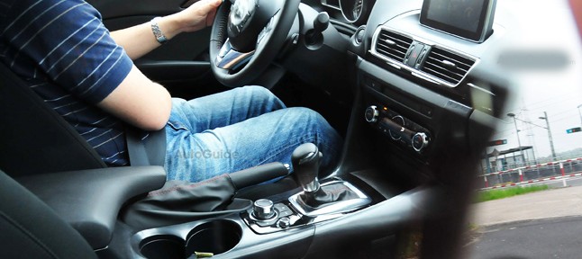صور مسربة تكشف تصميم وداخلية مازدا 3 2014 الجديدة كلياً Mazda3 2014