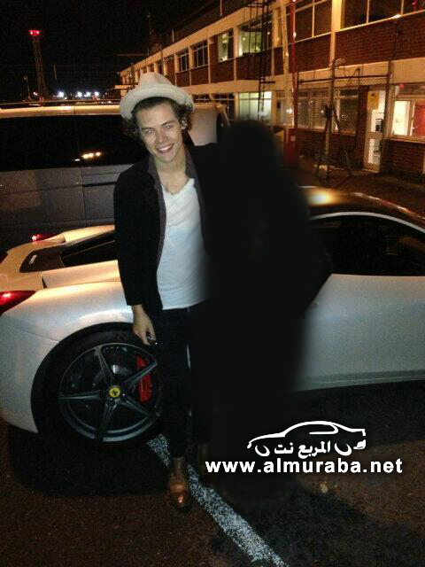 "بالصور" وان دایرکشن هاري ستايل يقوم بشراء فيراري 458 ايطاليا الجديدة Harry Styles 1