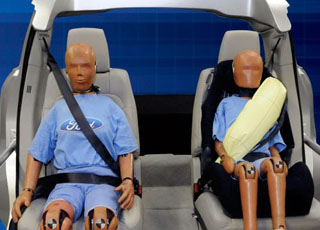 فورد فيوجن 2014 ستحصل على حزام الأمان القابل للانتفاخ ميزة جديدة أكثر أماناً في نماذجها