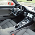 مجلة موتور تريند تختار سيارة بورش 911 كاريرا 4s كافضل سيارة لسائقها 2