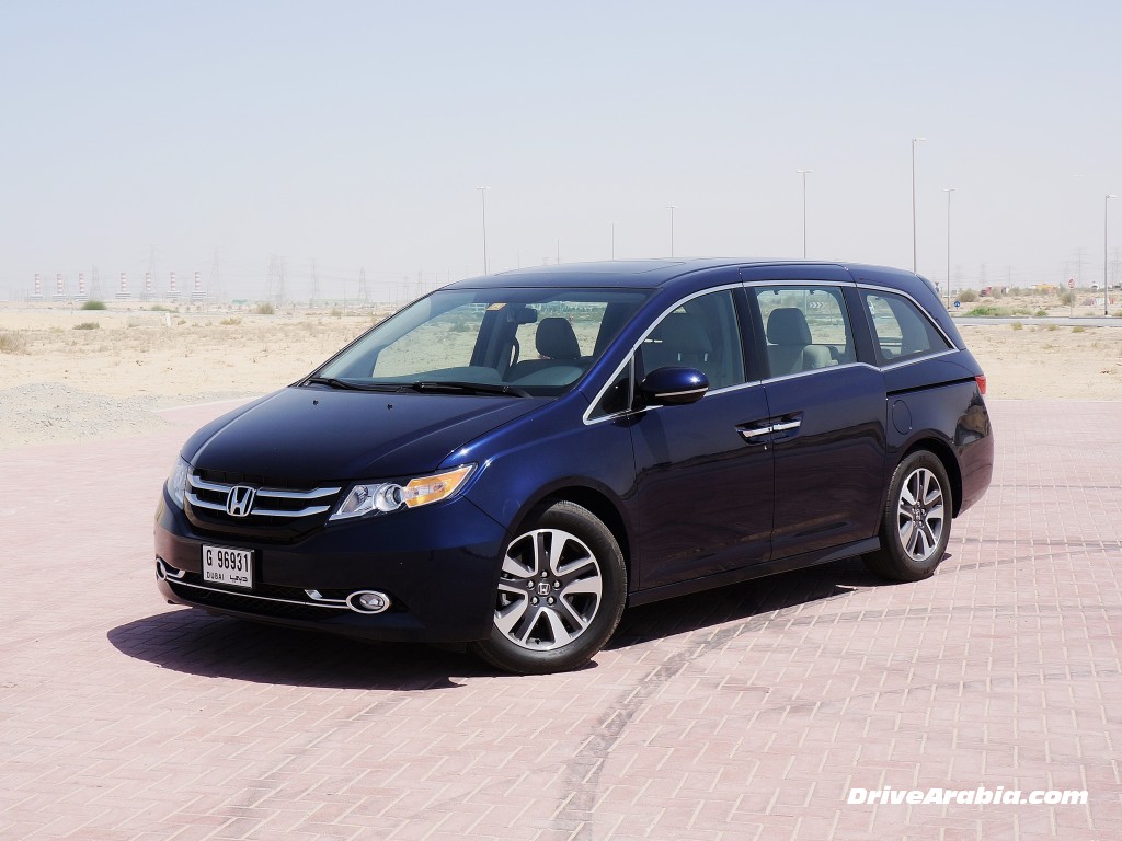 2014-Honda-Odyssey-Touring-in-the-UAE-6