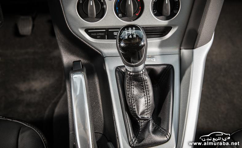 2014-ford-focus-se-shifter-photo-558711-s-787x481