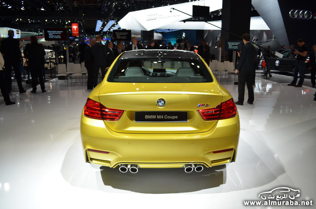 2015-BMW-M4-03