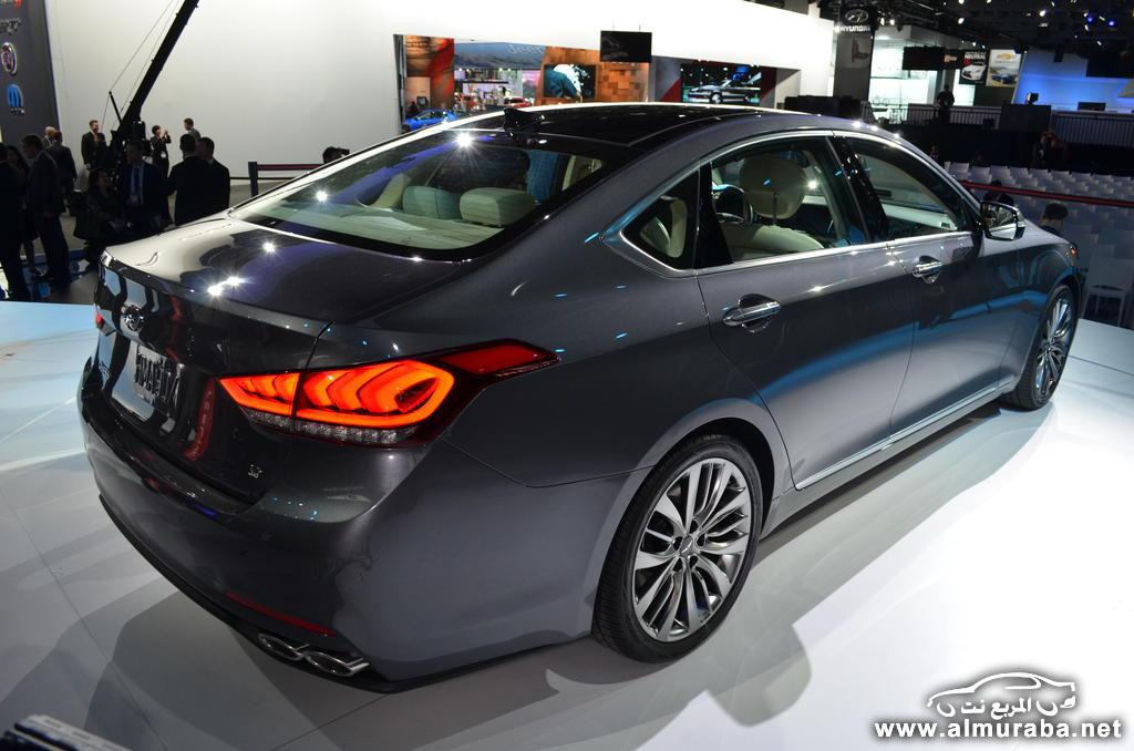 2015-Hyundai-Genesis-05
