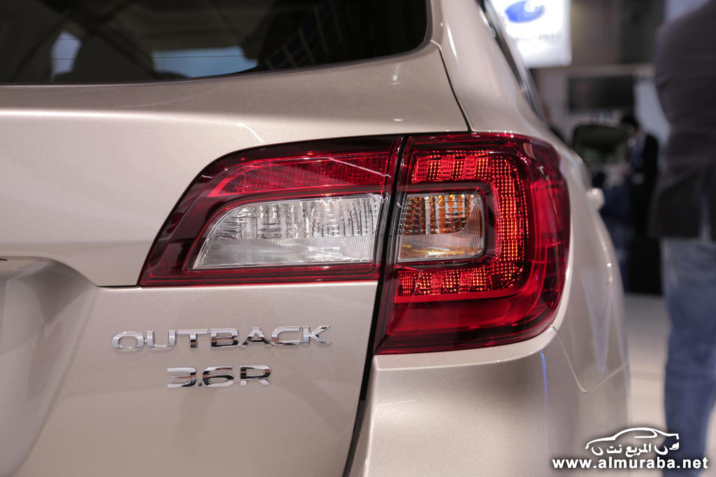 2015-Subaru-Outback-taillight