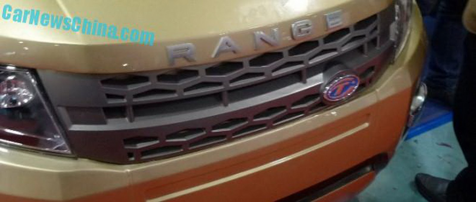 Range-Rover-China-Clone-11