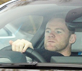 "بالصور" واين روني لاعب مانشستر يونايتد يقود سيارته الجديدة من بي ام دبليو 3