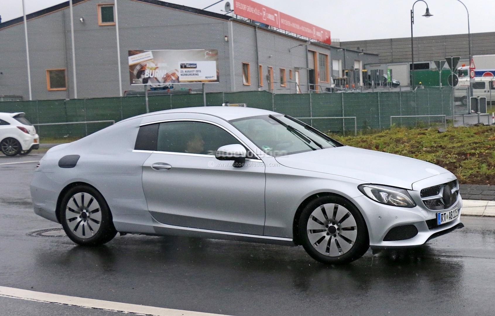 mercedes-benz-c-class-coupe-spied-half-naked-looks-like-a-lessen-s-class-coupe-photo-gallery_5