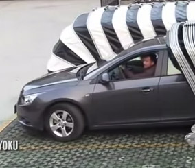 “فيديو” شاهد كيف يركن الشعب الصيني سياراته دون الحاجة الى كراج