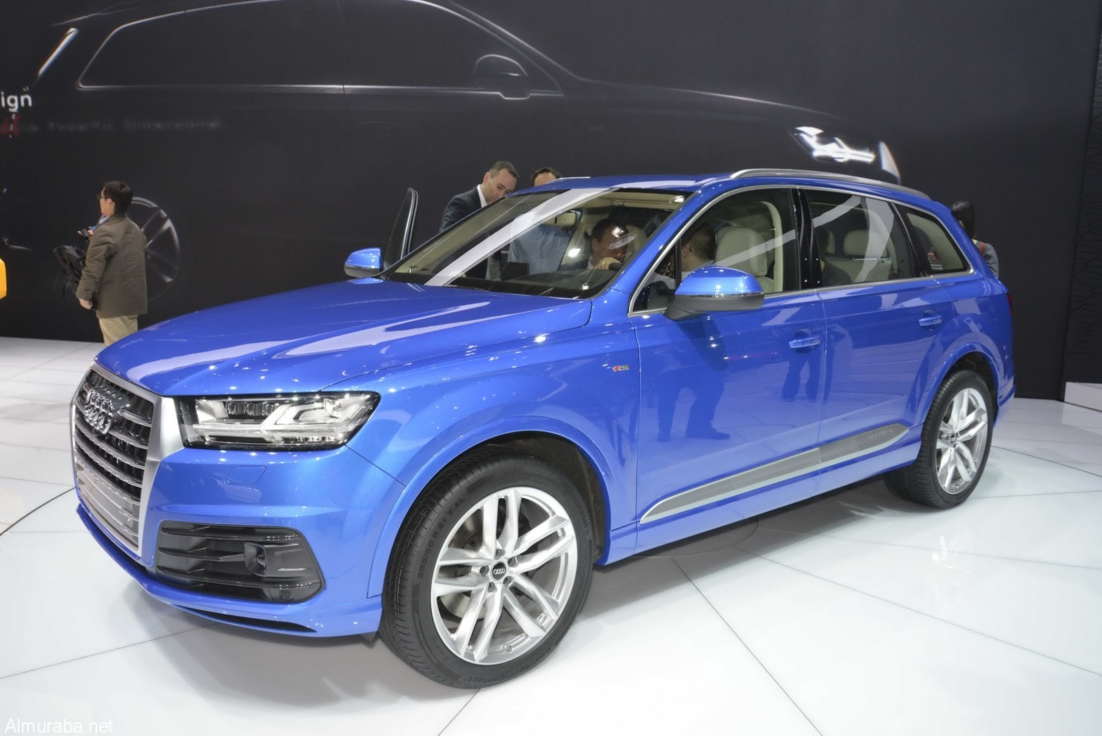 2016-Audi-Q7-11