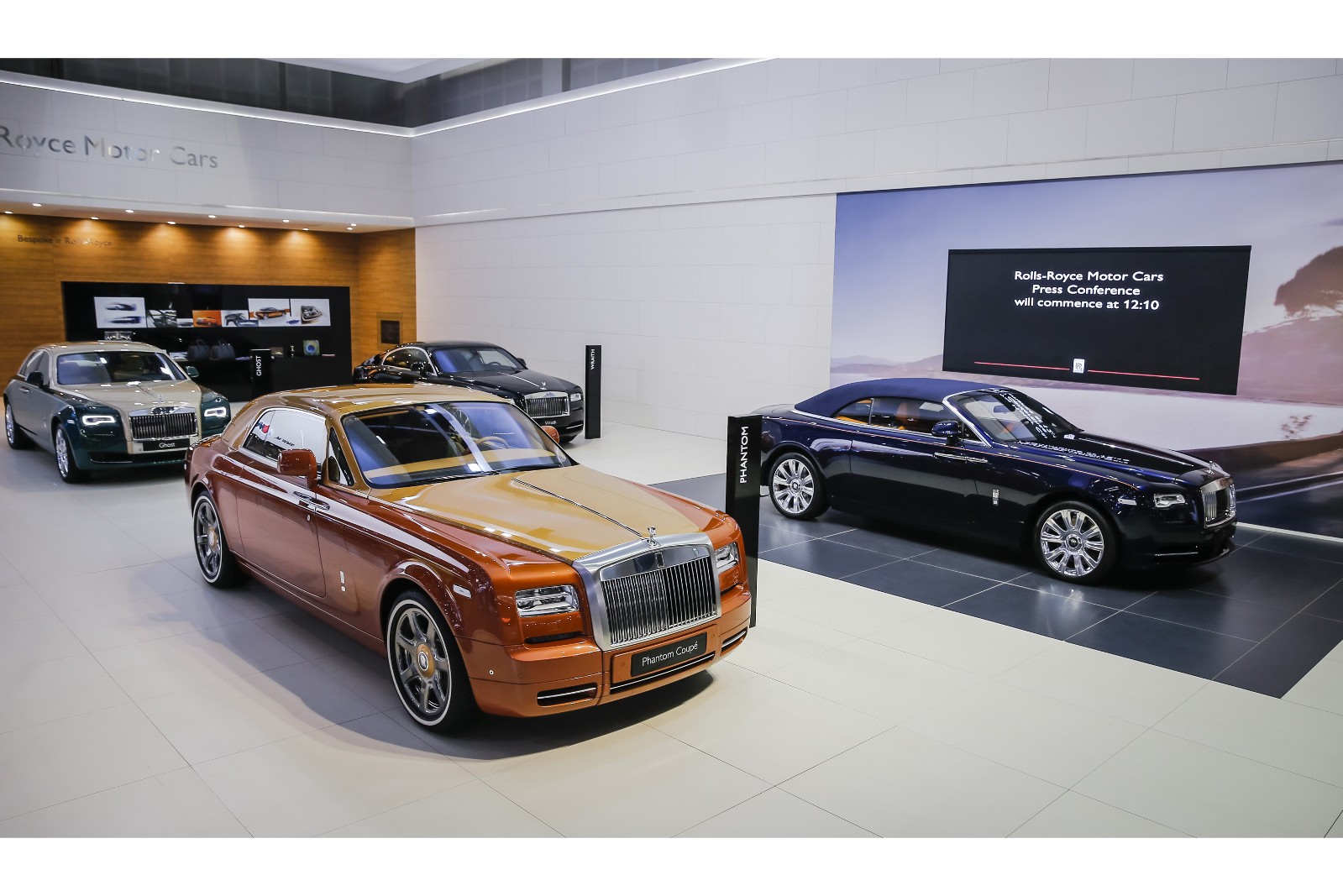 "بالصور" رولزرويس فانتوم كوبيه 2016 تايجر وجوست جولف ايديشن 2016 تظهران بألوان جذابة Rolls-Royce 1