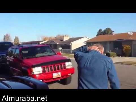 “فيديو” رجل كبير بالعمر يحصل على سيارة هدية بعد ان فاته الباص!