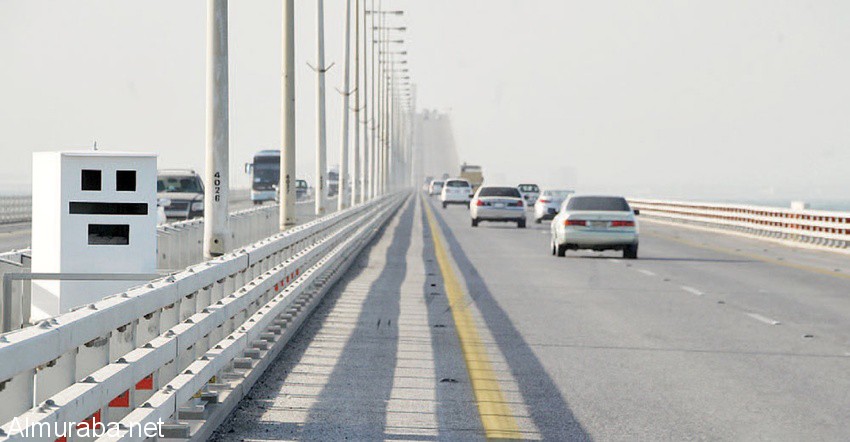 "صورة" تركيب 4 كاميرات لنظام المخالفات المروري "ساهر" على جسر الملك فهد 1