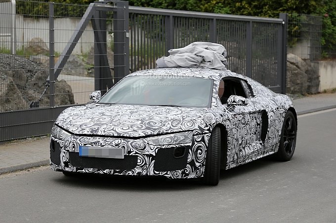 اودي 2016 ار ايت بمصابيح خلفية جديدة تظهر في صور تجسسية جديدة Audi R8 2