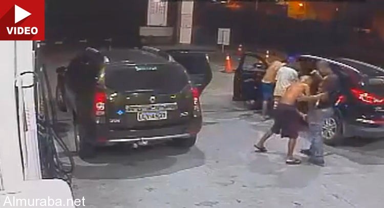 “فيديو” العصابات البرازيلية تسرق السيارات الجديدة من أصحابها عند محطات الوقود