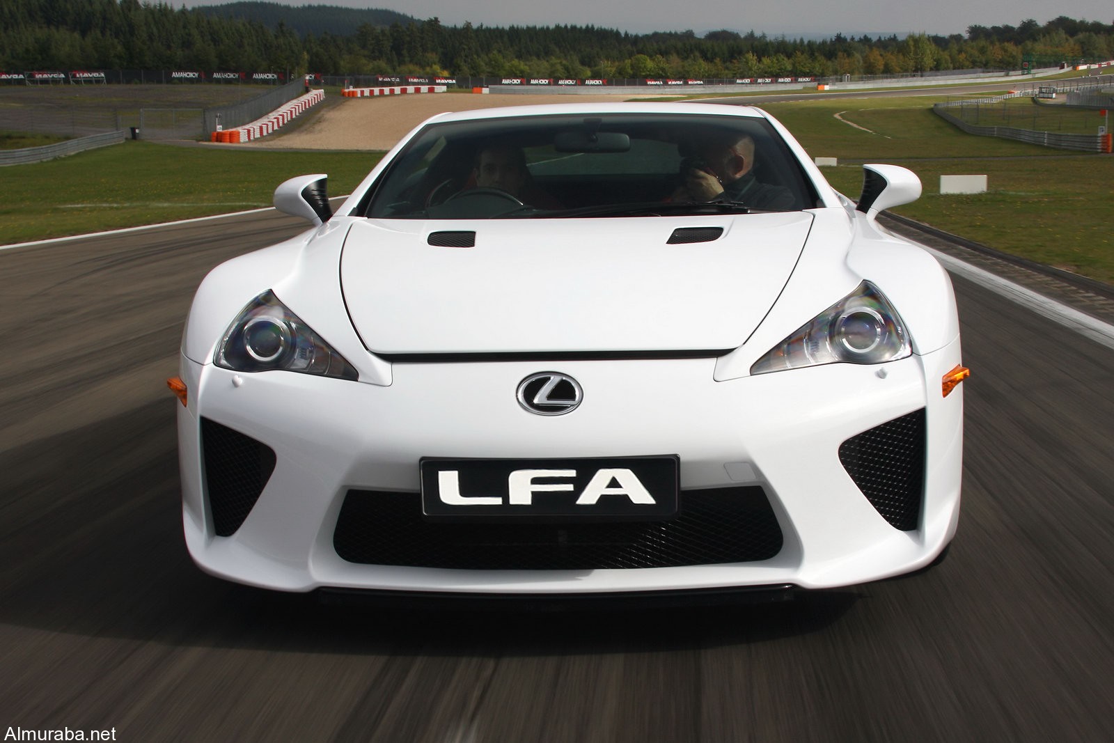 "لكزس" لا تنتوي تصنيع طراز جديد من سيارتها لكزس LFA الرياضية الخارقة Lexus 1
