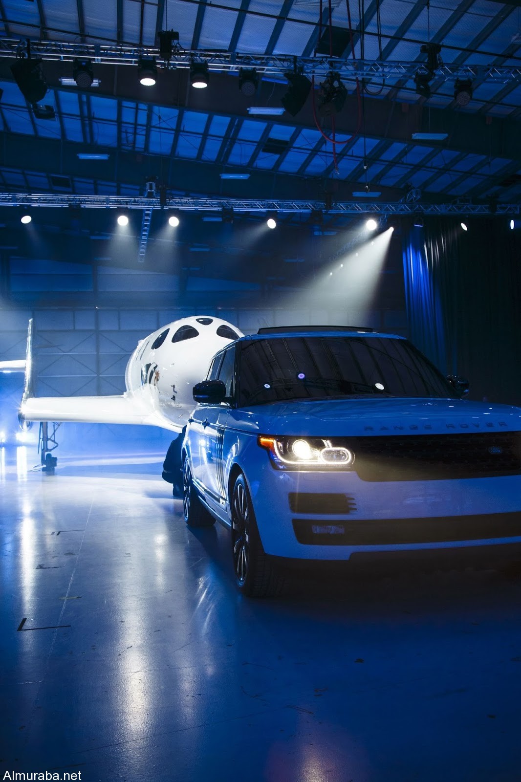 "رنج روفر" اوتوبيوغرافي تشارك في حفل إطلاق طائرة الفضاء الجديدة Range Rover 2016 24