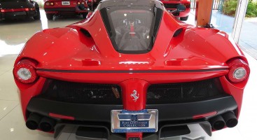 سيارة "لافيراري" حمراء بسعر 4.7 مليون دولار بالولايات المتحدة LaFerrari 7