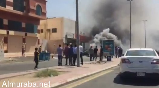 "فيديو" لحظة احتراق سيارة في شارع الصحافة بمدينة جدة 4