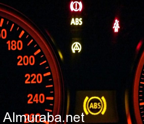 “شرح“ ماذا تعني علامة  الـ ABS عندما تُضَاء فجأة في السيارة؟