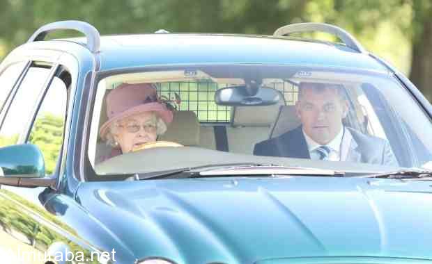 “بالصور” ملكة بريطانيا إليزابيث الثانية تبيع سيارتها بسعر رخيص