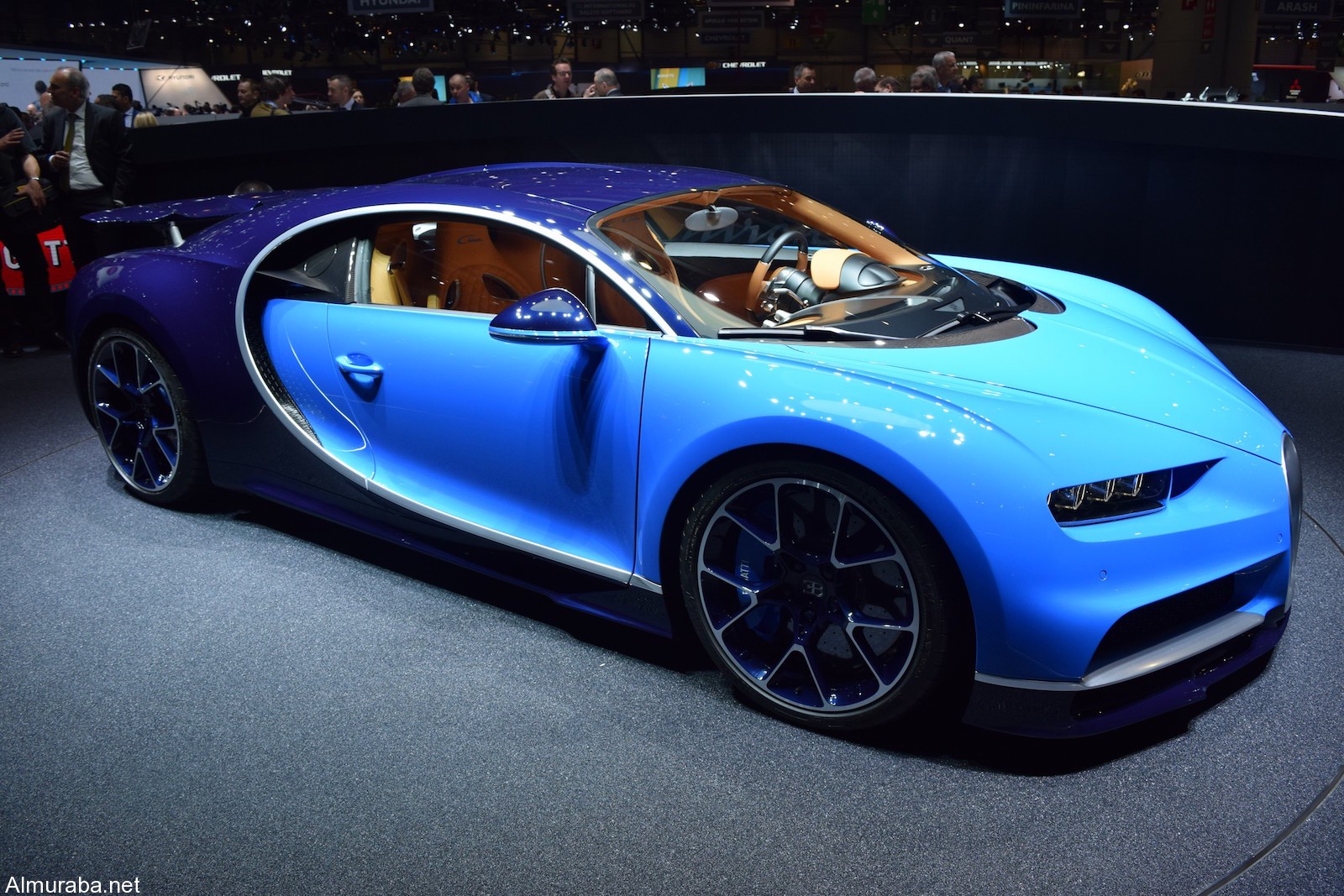 "كوينجسيج" ريجيرا أم "بوجاتي" تشيرون؛ أيّ الخارقتان ذوات محركات الـ1,500 حصان تفضلون؟ Koenigsegg Vs Bugatti 11
