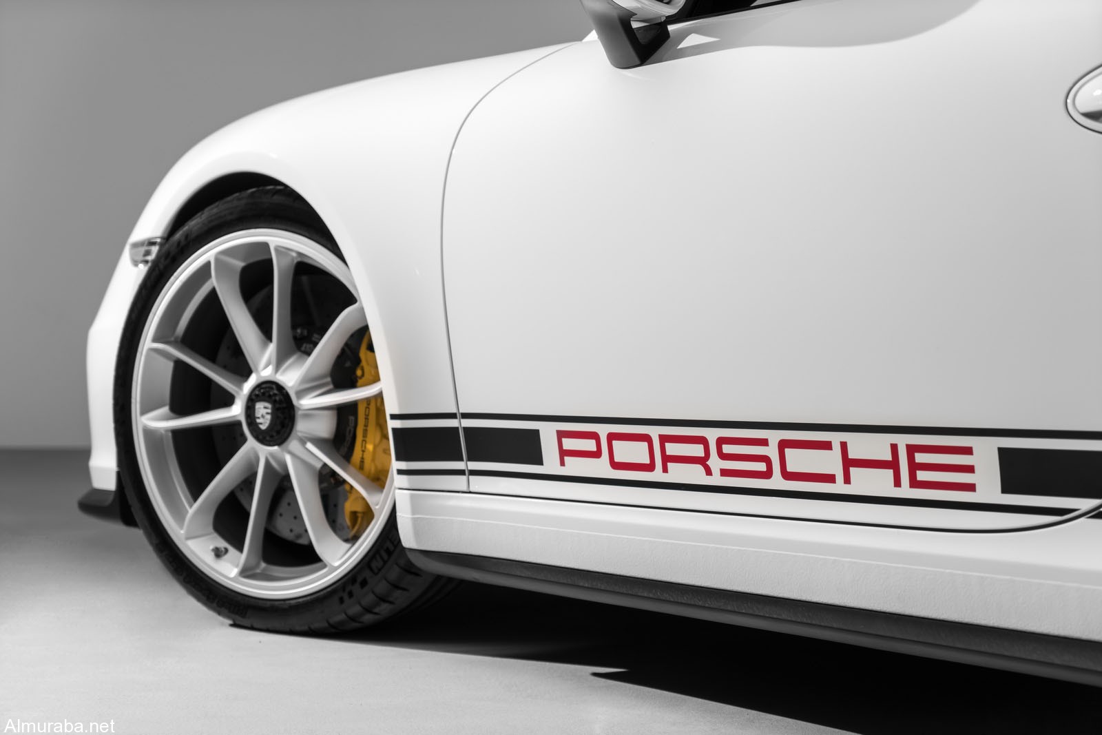 "استطلاع" بورش 911R أم "كورفيت جراند سبورت أي سيارة فيهما تفضلون؟ Porsche Vs Corvette 14