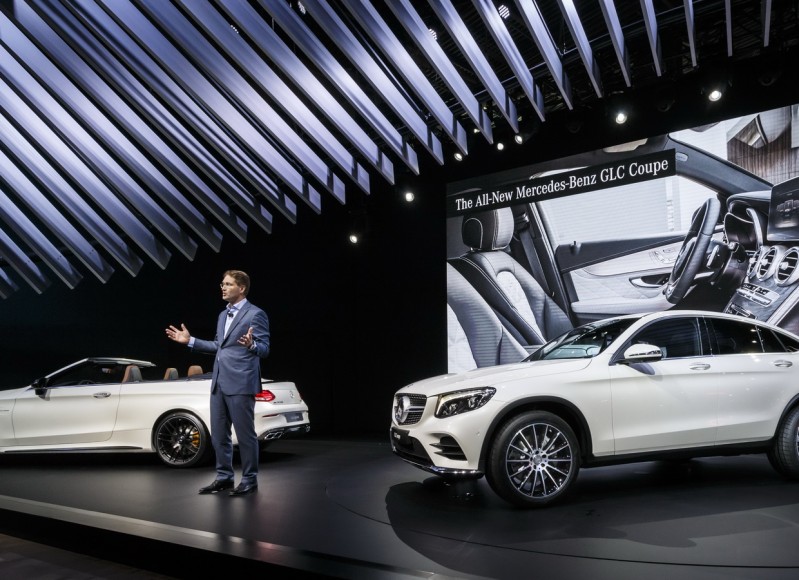 Ola Källenius, Mitglied des Vorstandes der Daimler AG, zuständig für Mercedes-Benz Cars Vertrieb, präsentiert das neue Mercedes-Benz GLC CoupéOla Källenius, Member of the Board of Management of Daimler AG, Mercedes-Benz Cars Marketing & Sales, presenting the new Mercedes-Benz GLC Coupé