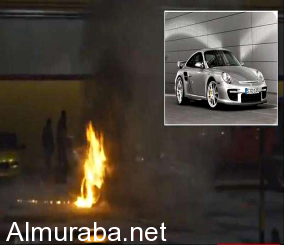 اندلاع النيران بسيارة بورش من طراز 911 في معرض نيويورك الدولي للسيارات