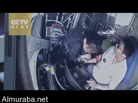 “فيديو” شاهد شجار بالحافلات بين سائقين في الصين
