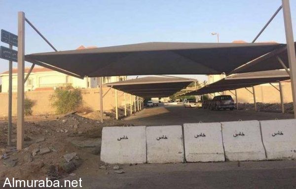 مواطن يرصد شارعًا في جدة مُغلقًا بعبارة مدخل خاص