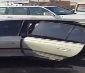 ”فيديو” شاهد حادث مأساوي بالرياض يتسبب في انشطار السيارة إلى نصفين 6