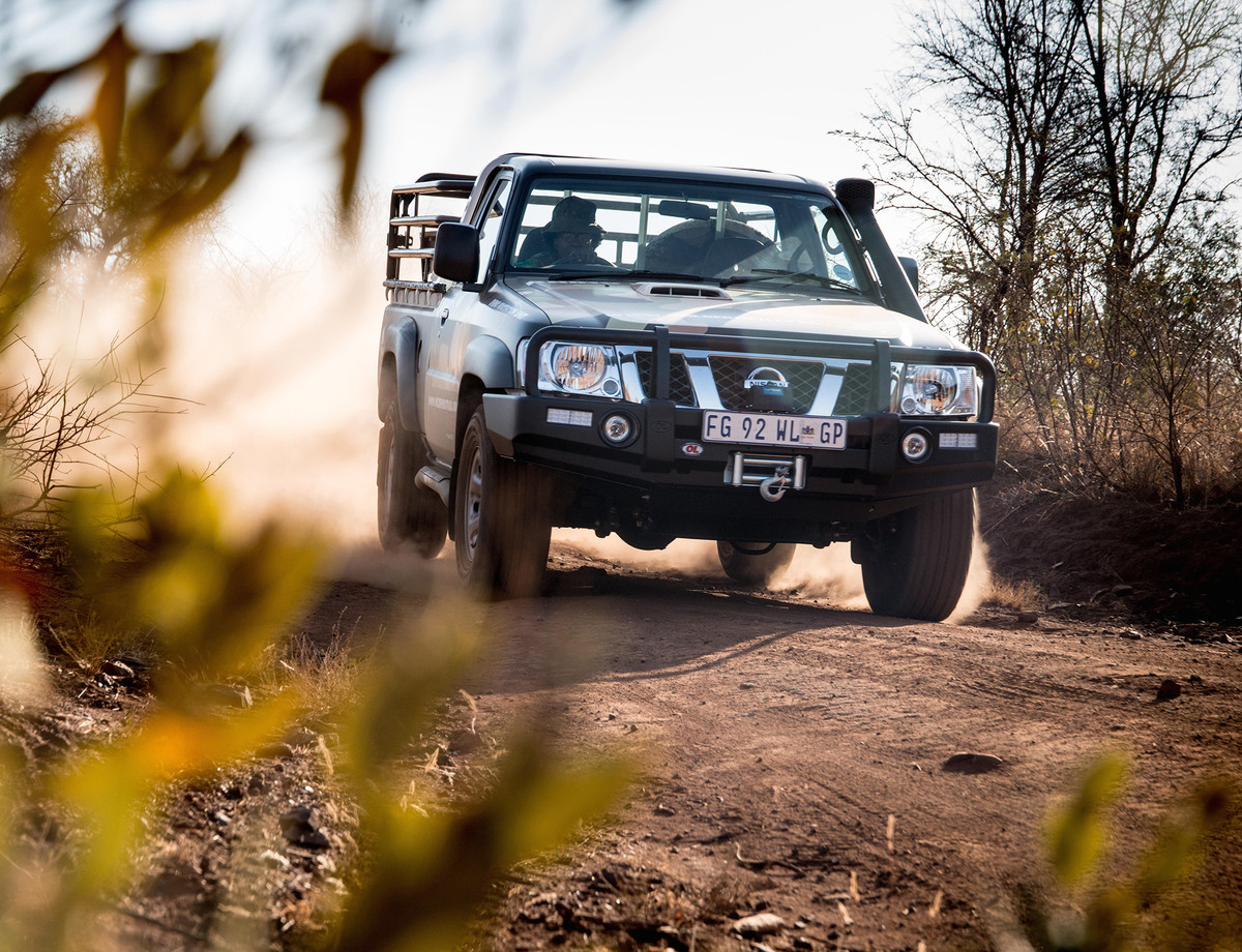 2016-nissan-patrol-south-africa-rhino-protection-2