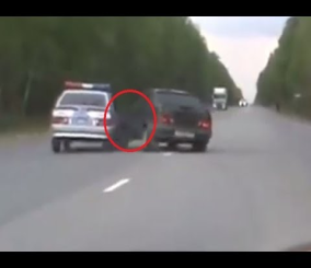 “فيديو“ شاهد مطاردة هارب في روسيا تنتهي بكارثة له