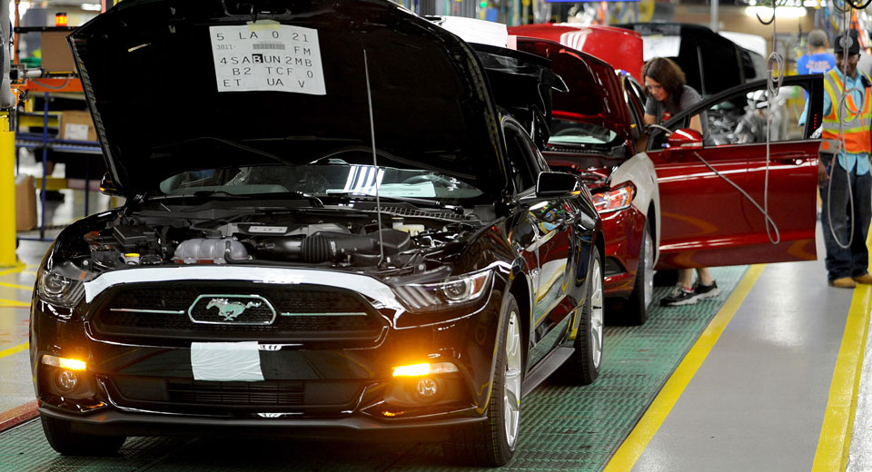 “فورد” توقف إنتاج سيارتها موستنج وسط تراجع في المبيعات