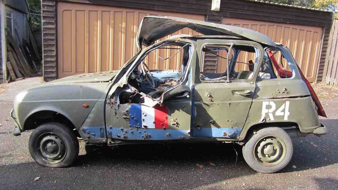 سيارة توب جير الرينو 4 المجهزة للحروب تعرض للبيع وهي ليست مستعدة للاستلام بسهولة