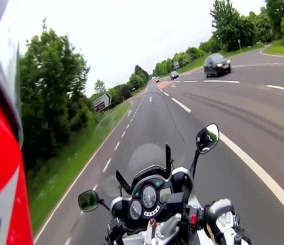 “فيديو” شاهد لحظة تعرض راكب دراجة لحادث سير أودى بحياته