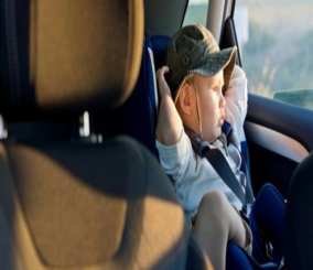 لحماية طفلك من مخاطر ركوب السيارة….اتبع هذه النصائح!