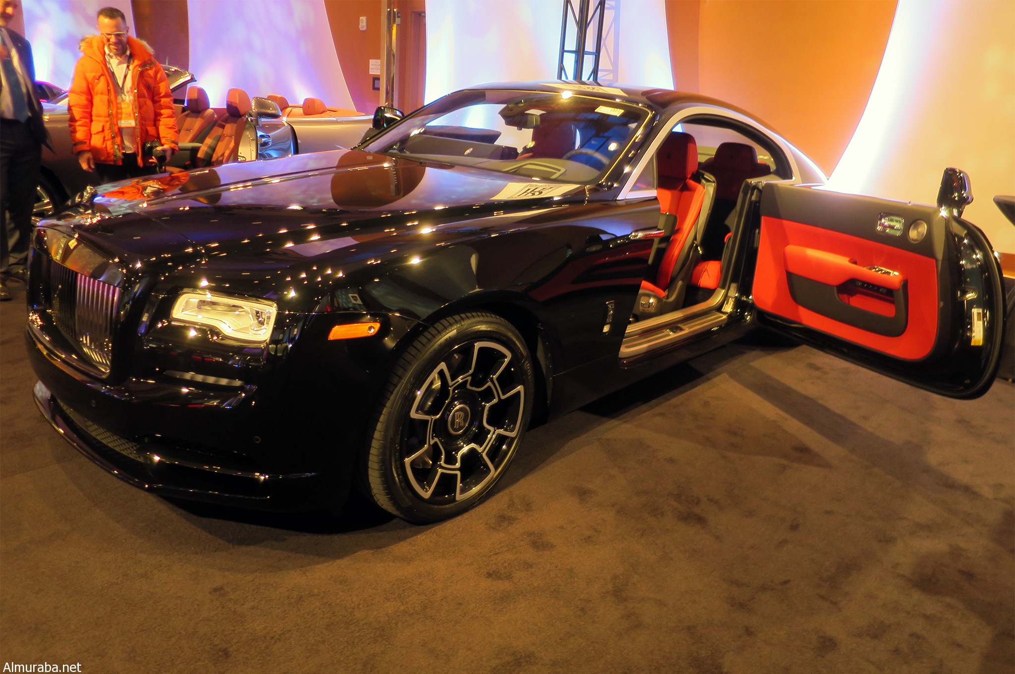 "بالصور" شاهد "رولز رويس" رايث بلاك بادج كوبيه ذات العجلات الكربونية بديترويت Rolls-Royce Wraith Black Badge Coupe 37
