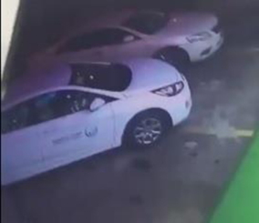 "فيديو" شاهد سرقة سيارة تابعة لشركة المياه الوطنية وهي في وضع التشغيل 1