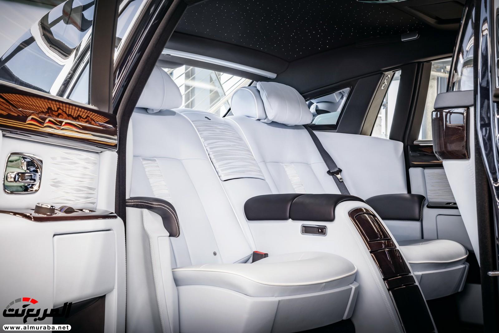 "رولز رويس" تختتم دورة حياة الجيل السابع من الفانتوم بإنتاج نسخة One-Off الخاصة Rolls-Royce Phantom 8