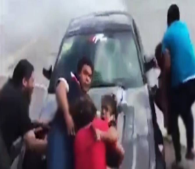 “فيديو” شاهد تم إنقاذ محتجزي الأمطار بالخرج داخل مركباتهم